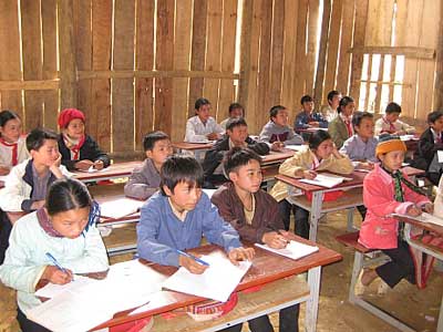 Đẩy mạnh công tác phòng chống mù chữ khu vực biên giới, hải đảo